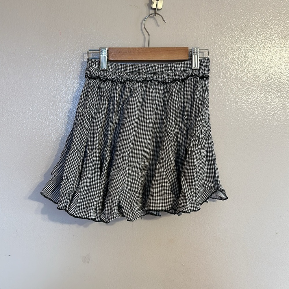 Mini Shorts - Picture 4 of 4